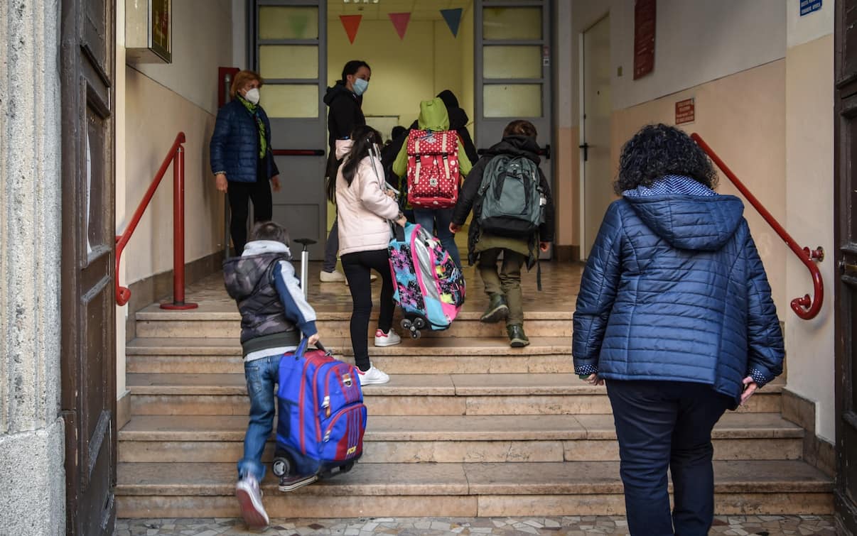 Rientro a scuola: dall'asilo alle superiori, ecco le nuove regole per